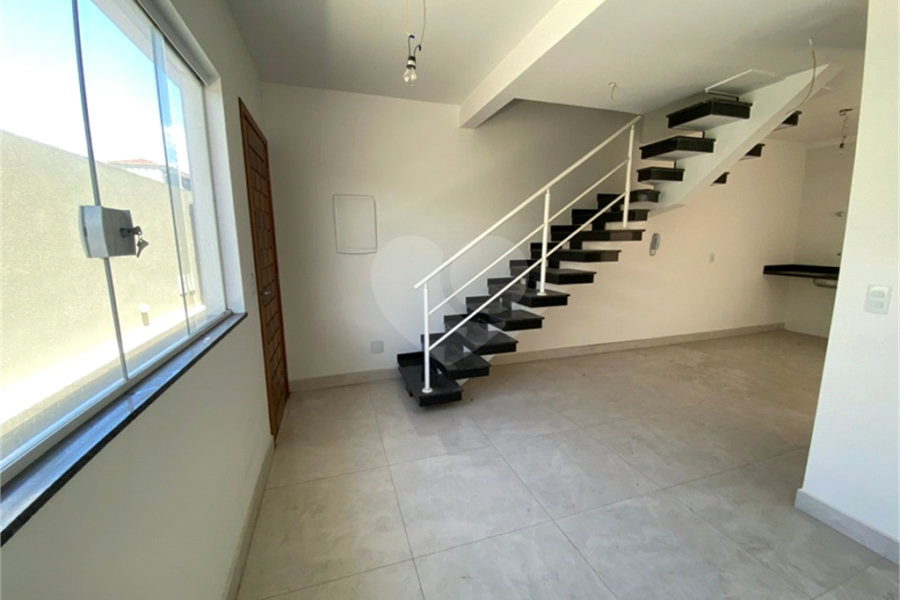 Casa para alugar com 3 quartos, sendo 1 suíte,  no condomínio Villagio DI Maria, São Paulo - SP