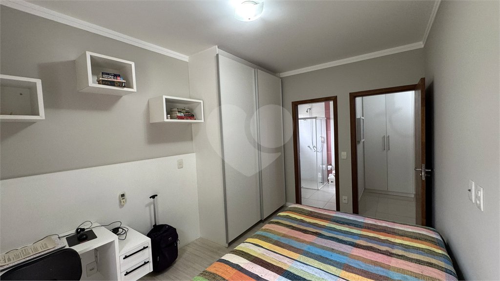 Casa à venda com 3 suítes no condomínio Residencial Delle Stelle, Louveira - SP