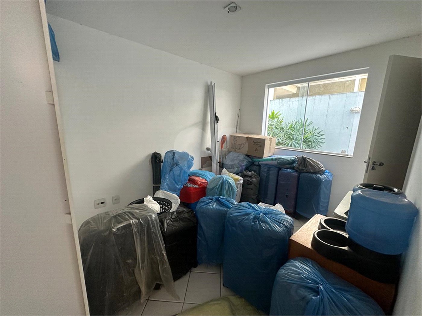 Casa à venda com 4 quartos, sendo 3 suítes, no condomínio Jardins de Florença, Rio de Janeiro - RJ