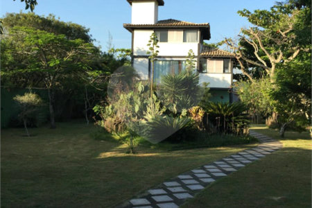 Casa à venda ou para alugar com 3 suítes em Marina, Armação dos Búzios, RJ