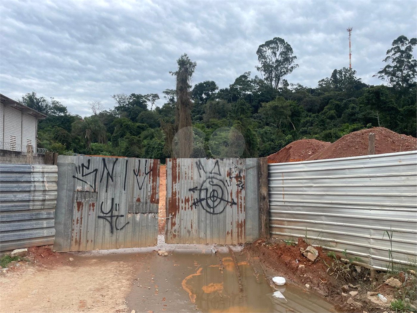 Terreno à venda em Jardim do Rio Cotia, Cotia, SP