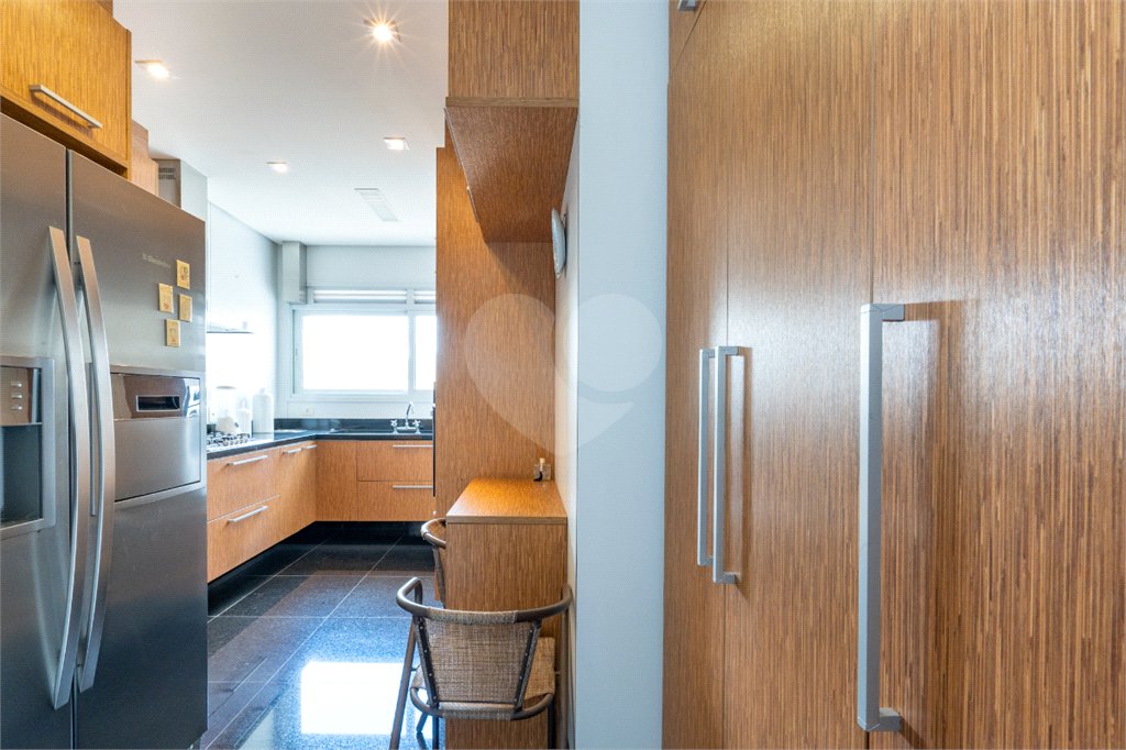 Apartamento à venda com 3 suítes em Vila Nova Conceição, São Paulo, SP
