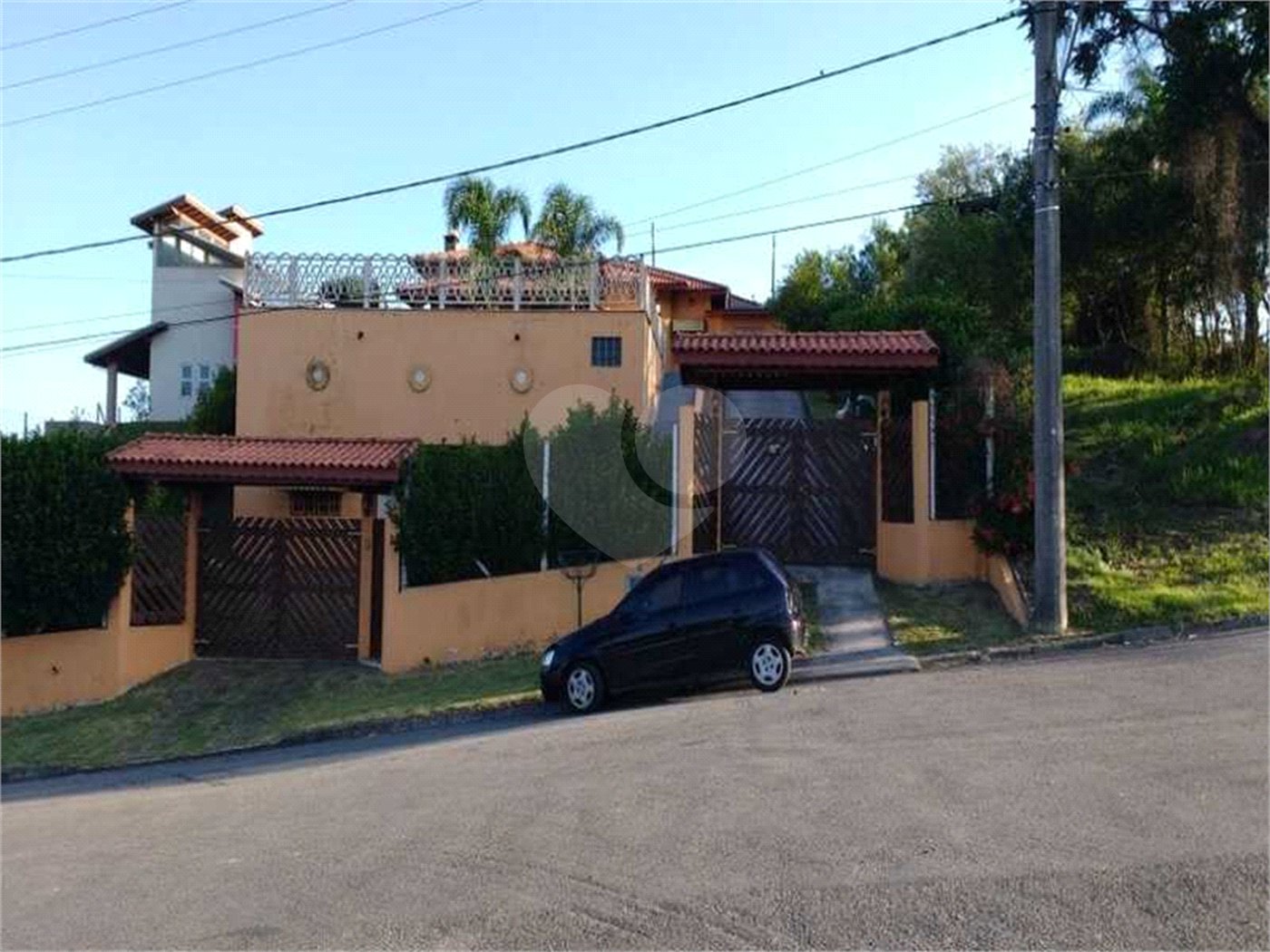Casa à venda com 3 quartos, sendo 1 suíte, no condomínio Outeiro das Flores 2, Itupeva - SP