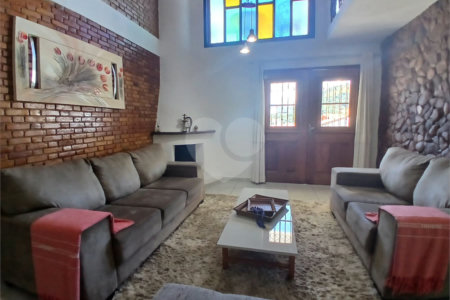Casa à venda com 3 quartos, sendo 1 suíte,  em Recreio Maristela, Atibaia, SP