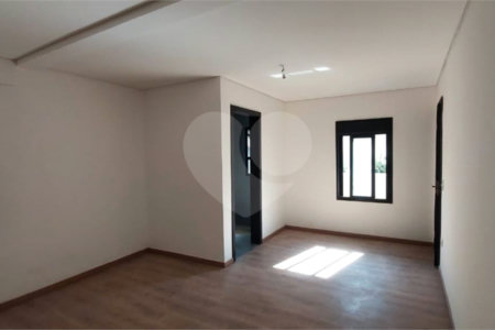 Casa à venda com 4 suítes no condomínio Figueira Garden, Atibaia - SP