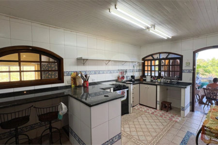 Sítio à venda com 4 quartos, sendo 2 suítes,  em Sorocamirim (canguera), São Roque, SP