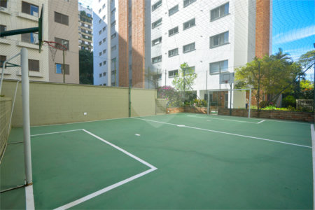 Apartamento à venda com 4 quartos, sendo 1 suíte, em Moema, São Paulo, SP