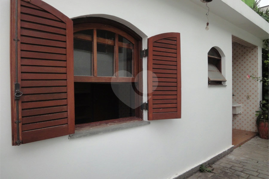 Sobrado à venda com 4 quartos, sendo 3 suítes, em Jardim São Bento, São Paulo, SP