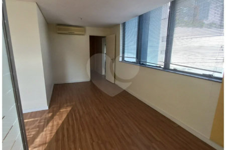 Office Tower Sala comercial à venda na Vila Olímpia, 48 m², com garagem