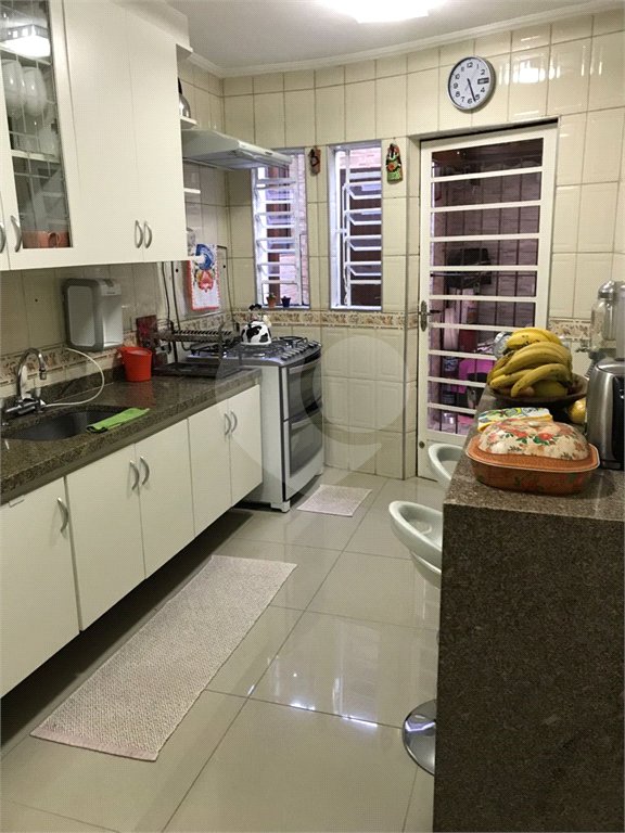Sobrado à venda com 3 quartos, sendo 1 suíte, em Vila do Castelo, São Paulo, SP