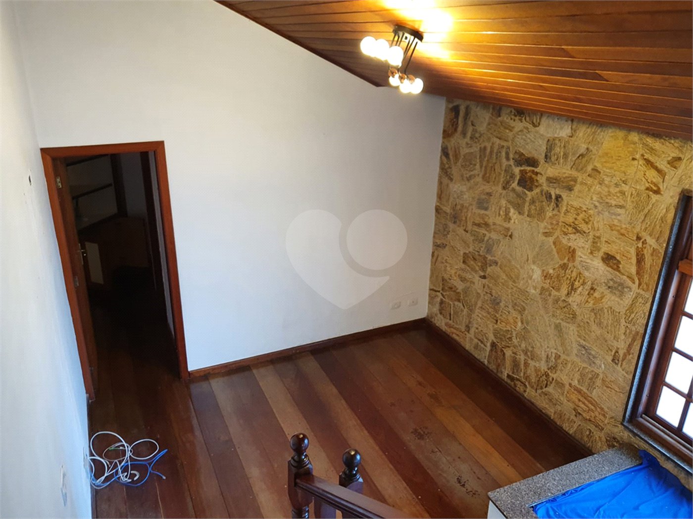 Sobrado à venda com 4 quartos, sendo 2 suítes, em Tremembé, São Paulo, SP