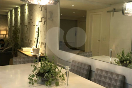 Sobrado à venda com 3 quartos, sendo 2 suítes,  em Vila Nivi, São Paulo, SP