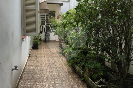 Sobrado à venda com 3 quartos em Aclimação, São Paulo, SP