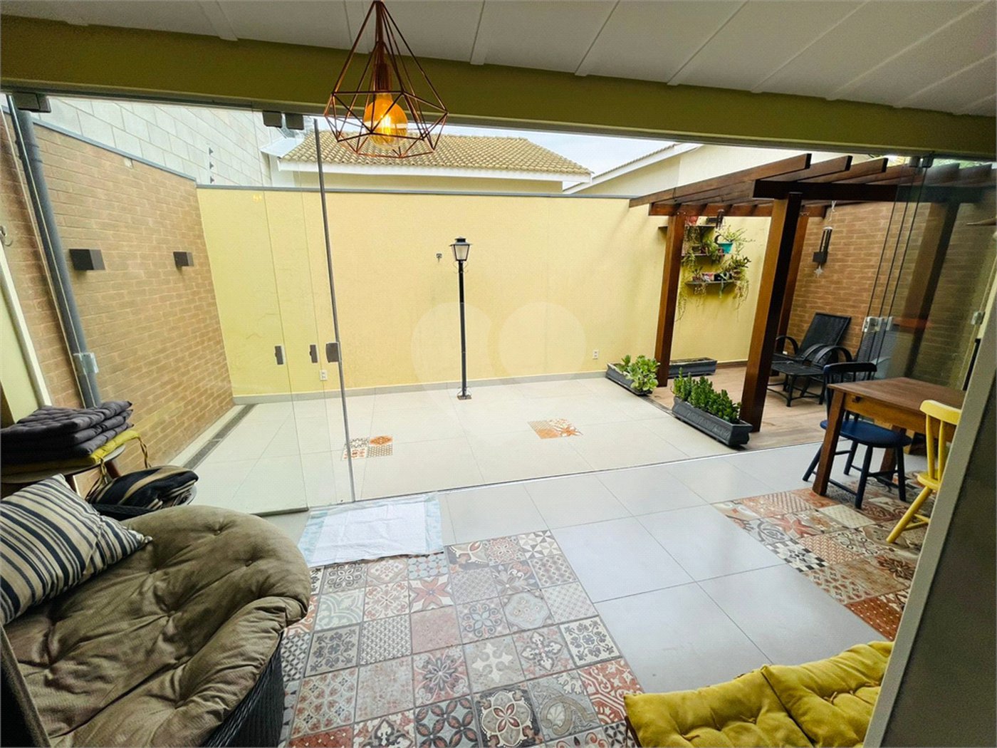 Casa à venda com 3 quartos, sendo 1 suíte, no condomínio Maggiori, Sorocaba - SP