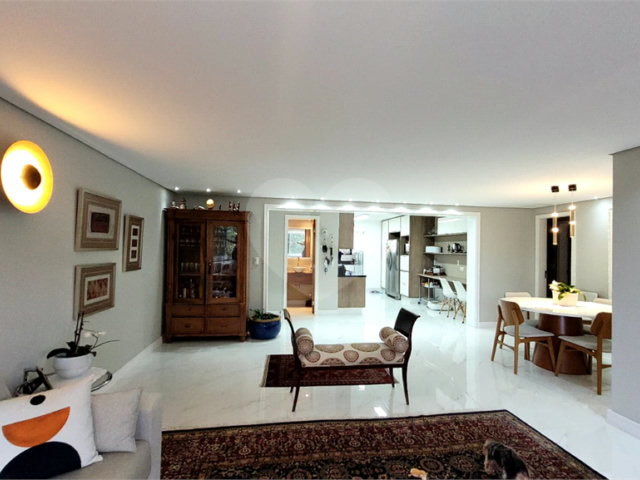 Apartamento à venda com 3 quartos, sendo 1 suíte,  em Alto da Boa Vista, São Paulo, SP