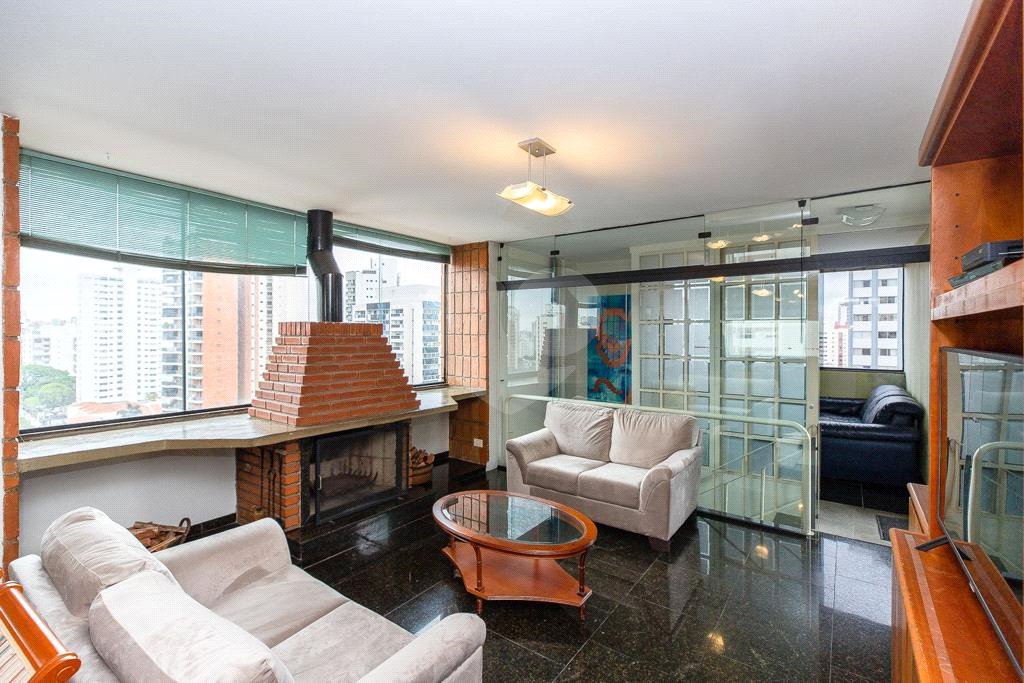 Apartamento à venda com 4 quartos, sendo 1 suíte, em Campo Belo, São Paulo, SP