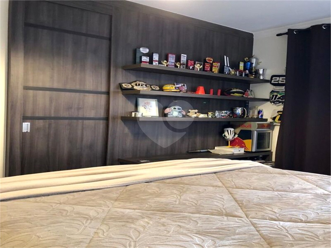Casa à venda com 4 quartos, sendo 3 suítes, no condomínio Residencial Terra Nobre, Indaiatuba - SP