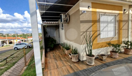 Casa à venda com 3 quartos, sendo 2 suítes,  no condomínio Moradas II, São Carlos - SP