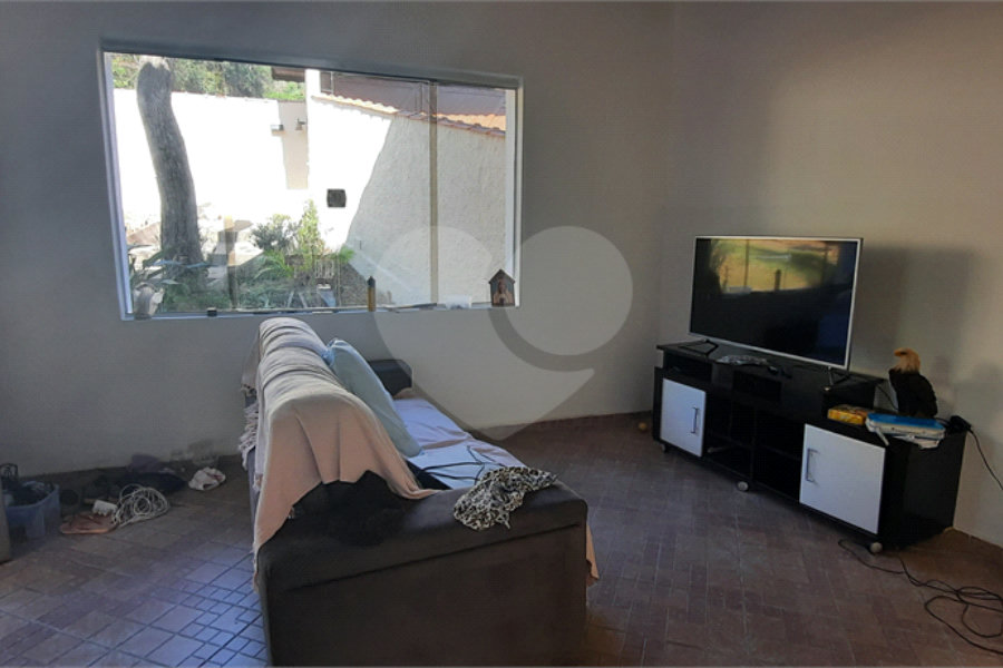 Casa à venda com 3 quartos, sendo 2 suítes, no condomínio Sausalito, Mairiporã - SP