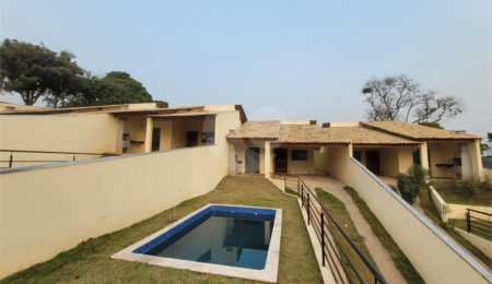 Casa à venda com 3 quartos, sendo 1 suíte,  no condomínio Vale dos Gansos, Mairiporã - SP