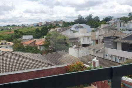 Casa à venda com 3 quartos, sendo 1 suíte, no condomínio Terras de São Francisco, Vinhedo - SP