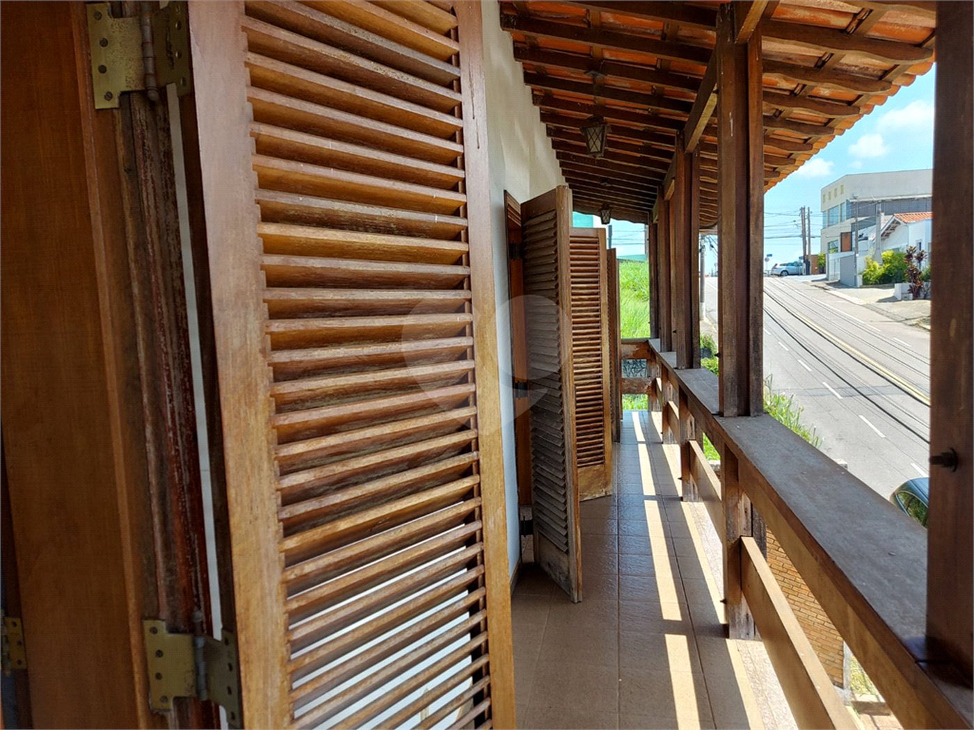 Sobrado à venda com 5 quartos, sendo 4 suítes, em Santa Rosa, Vinhedo, SP