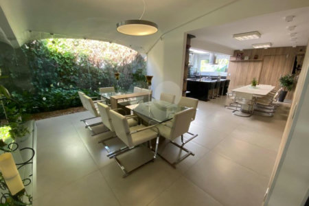 Casa à venda com 4 suítes em Vila Oliveira, Mogi das Cruzes, SP