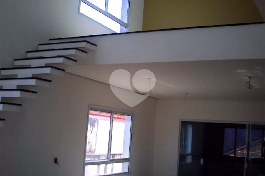 Sobrado à venda com 3 quartos, sendo 1 suíte, em Tremembé, São Paulo, SP