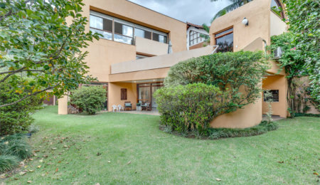 Casa à venda com 5 quartos, sendo 4 suítes,  em Alto da Boa Vista, São Paulo, SP