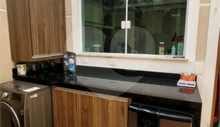 Sobrado à venda com 3 quartos, sendo 1 suíte,  em Vila Nivi, São Paulo, SP