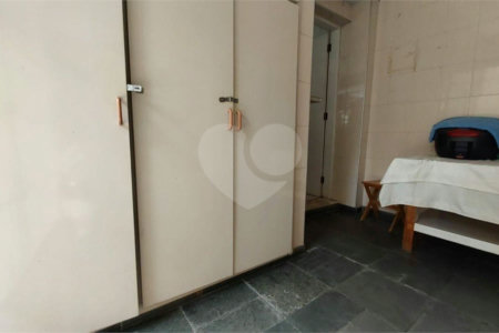 Casa à venda com 4 quartos, sendo 2 suítes,  em Vila Alexandria, São Paulo, SP