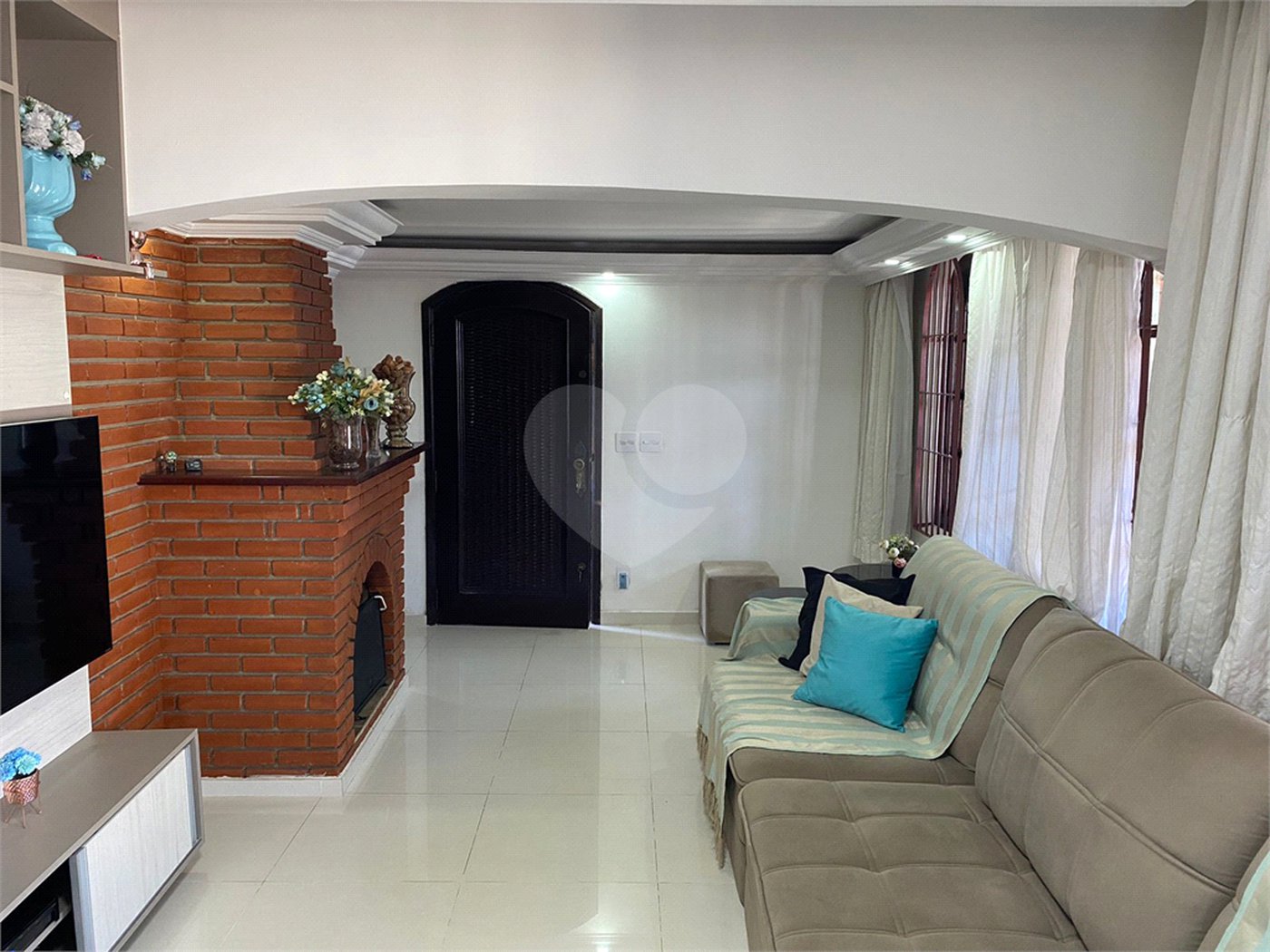 Casa à venda com 3 quartos, sendo 1 suíte,  em Parque Santa Rosa, Suzano, SP
