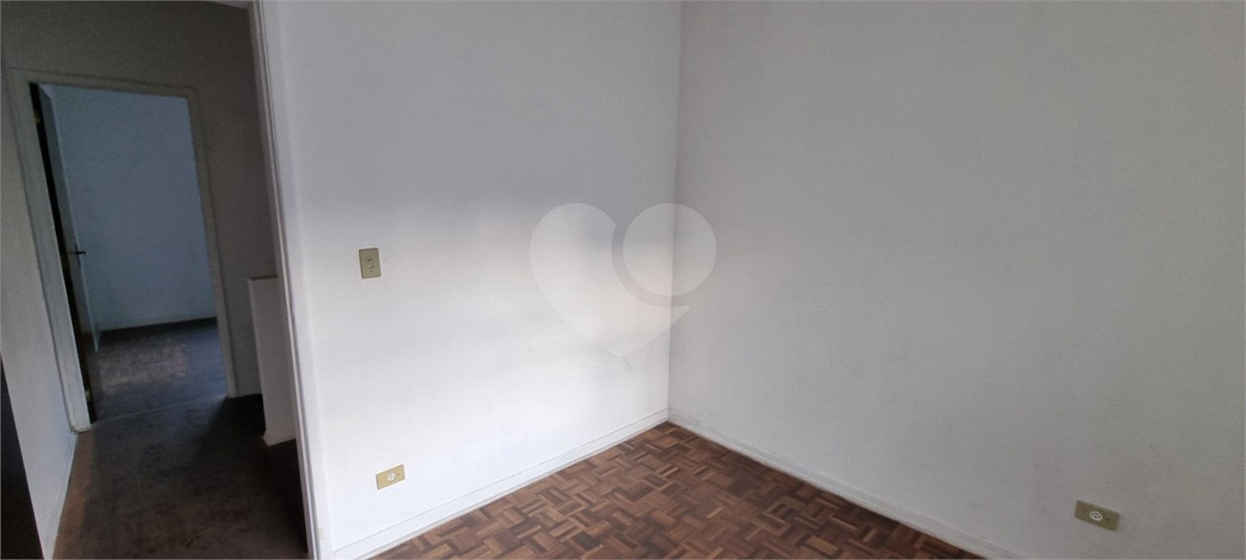 Casa à venda com 3 quartos, sendo 1 suíte,  em Jardim Rosa Maria, São Paulo, SP