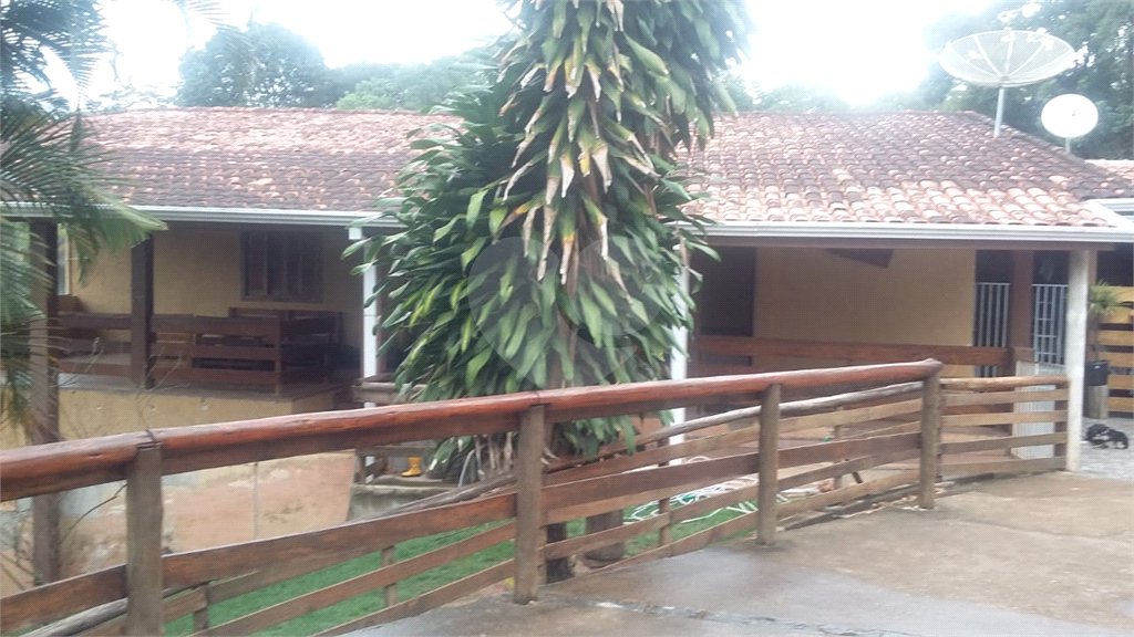 Casa à venda com 6 quartos, sendo 4 suítes, no condomínio Recanto dos Palmares, Atibaia - SP