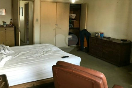 Casa à venda com 4 quartos, sendo 1 suíte, em Vila Dom Pedro I, São Paulo, SP