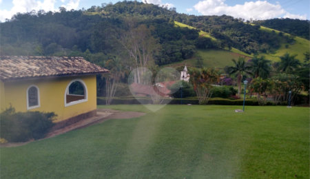 Chácara à venda com 5 suítes no Centro, Tuiuti, SP