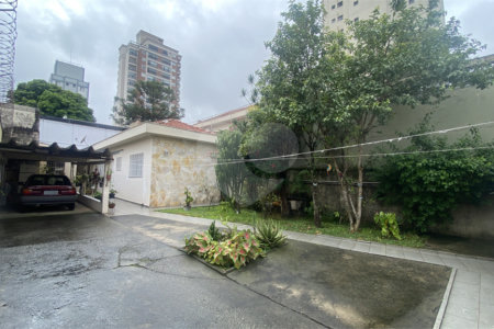 Casa Térrea à venda com 3 quartos, sendo 2 suítes, em Campo Belo, São Paulo, SP
