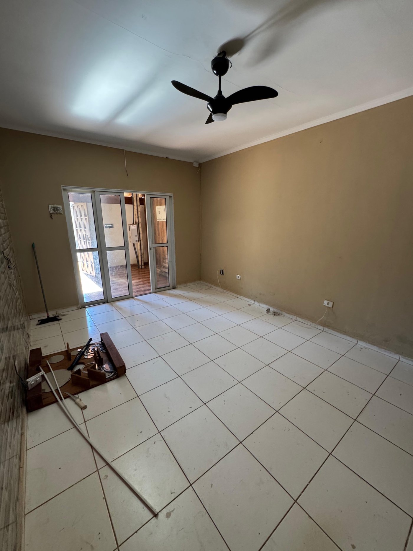 Casa para alugar com 3 quartos, sendo 1 suíte,  em Santa Luzia, Três Lagoas, MS