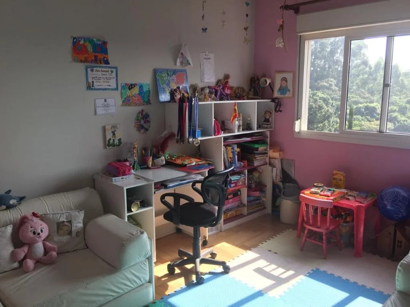 Casa à venda com 5 quartos, sendo 4 suítes, no condomínio Jardim Vitória Régia, São Paulo - SP