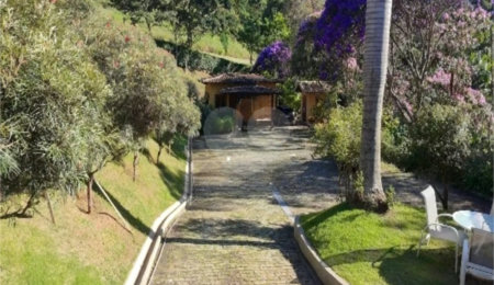 Casa à venda com 4 suítes no condomínio Quinta do Lago, Petrópolis - RJ