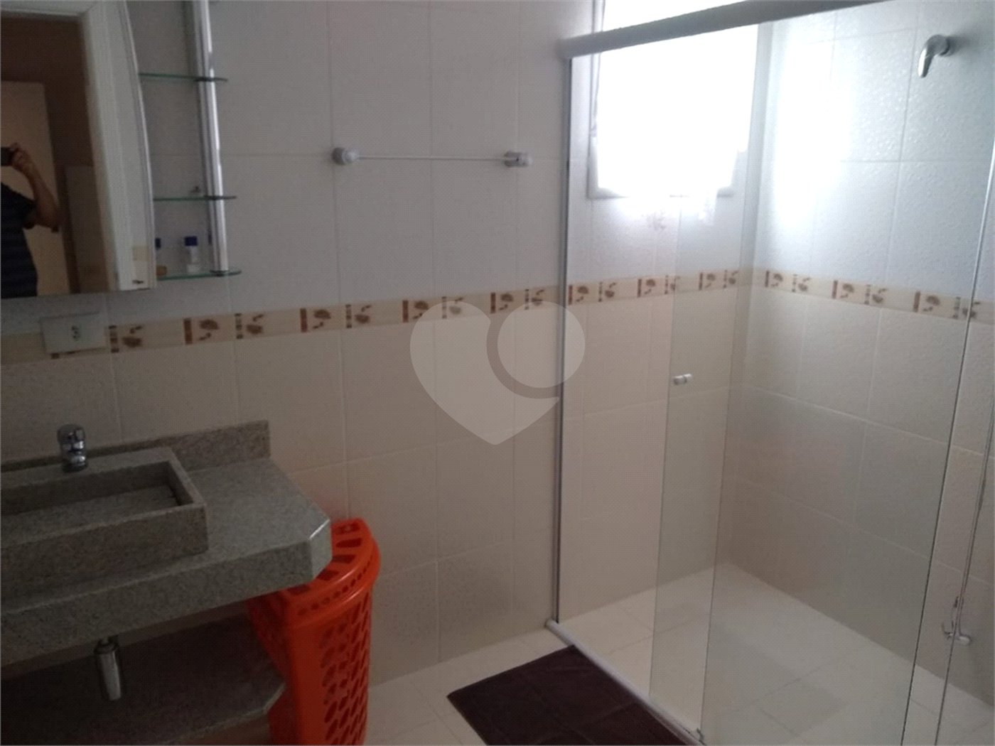 Casa à venda com 5 quartos, sendo 4 suítes,  no condomínio Parque Shambala, Atibaia - SP