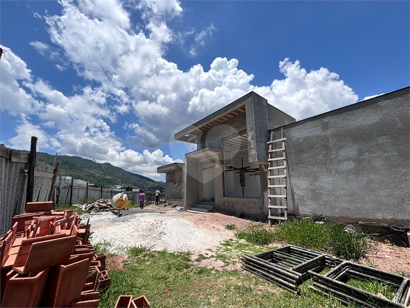 Casa à venda com 4 suítes no condomínio Itapora, Atibaia - SP