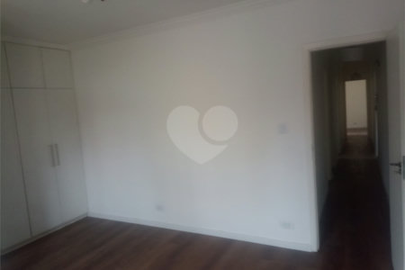Casa de Vila à venda com 4 quartos, sendo 1 suíte, em Vila Olímpia, São Paulo, SP