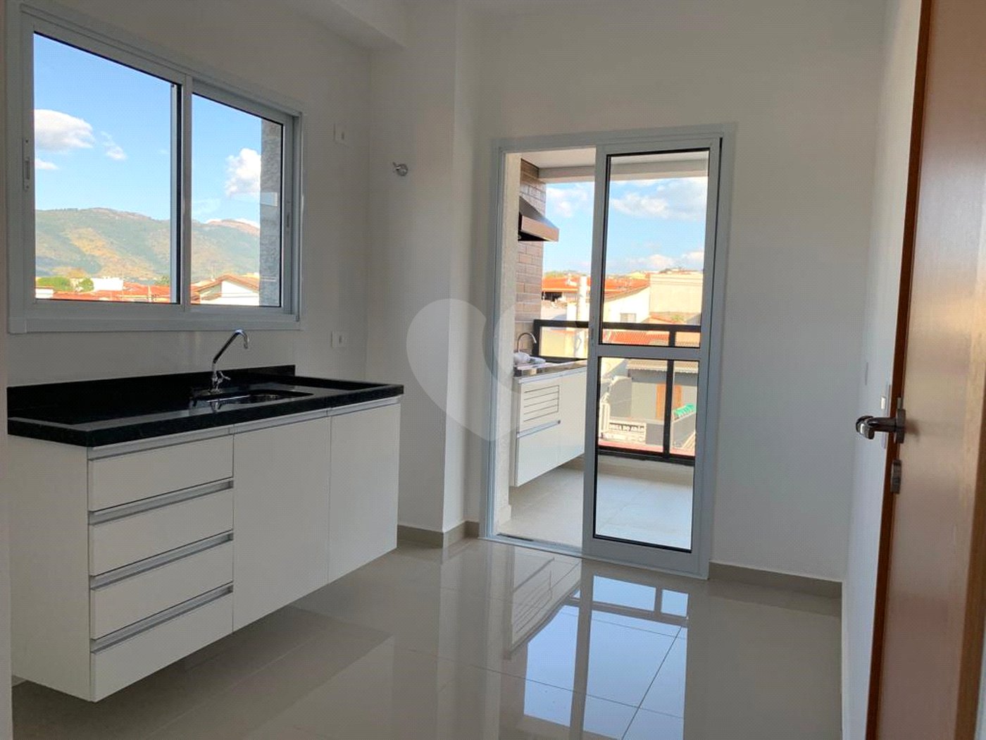 Apartamento à venda ou para alugar com 3 quartos, sendo 1 suíte, em Atibaia Jardim, Atibaia, SP