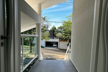 Casa à venda com 3 quartos, sendo 1 suíte, no condomínio Residencial Villa dos Inglezes, Sorocaba - SP