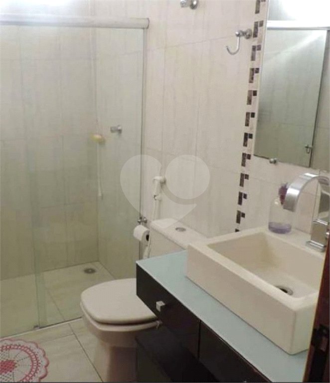 Casa Térrea com 2 dormitórios, sendo 1 suíte.