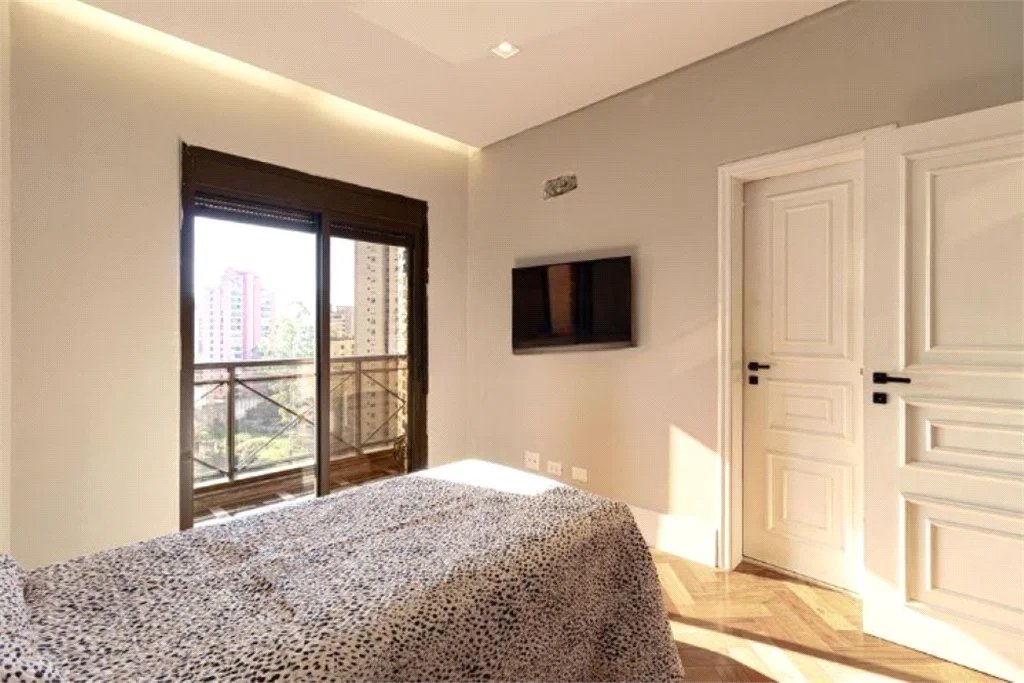 Apartamento à venda com 3 suítes em Jardim Parque Morumbi, São Paulo, SP