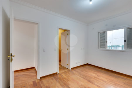 Casa para alugar com 4 quartos, sendo 2 suítes, no condomínio Cassiano Ricardo, São Paulo - SP