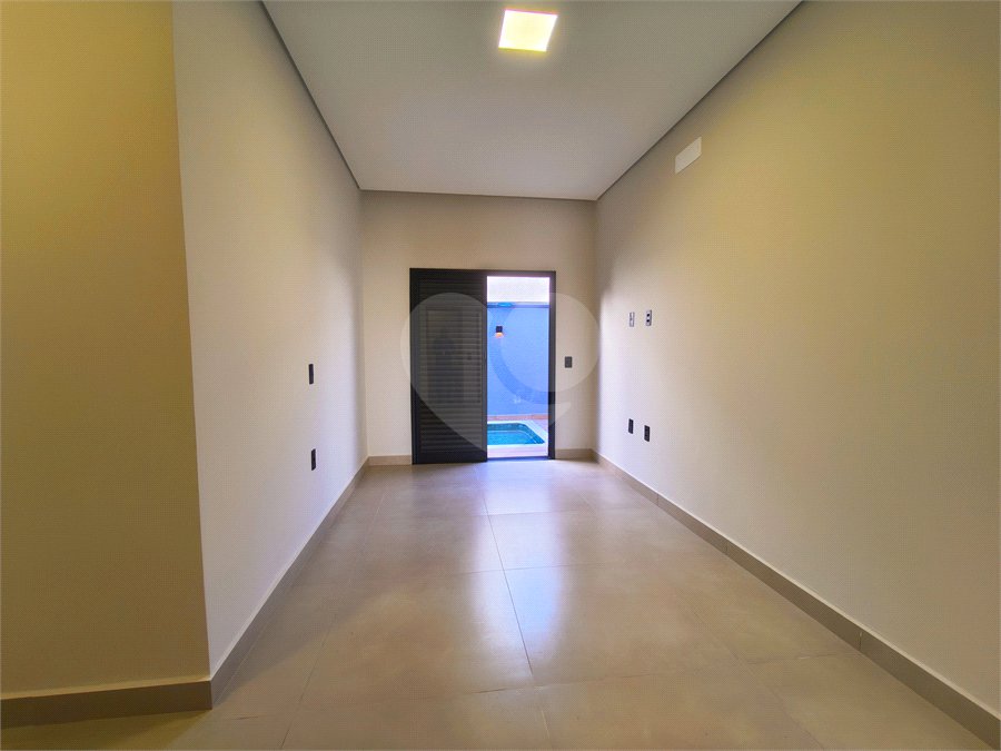Casa à venda com 3 quartos, sendo 1 suíte, no condomínio Horto Florestal Villagio, Sorocaba - SP
