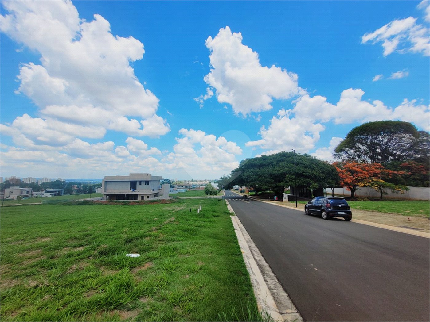 Oportunidade no Condomínio Villa Sapezal com ótima topografia - 360m² – Indaiatuba/SP